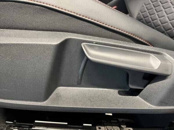 Seat Leon 2.0 TDI DSG FR-Line ACC ParkAss. SpurH LED