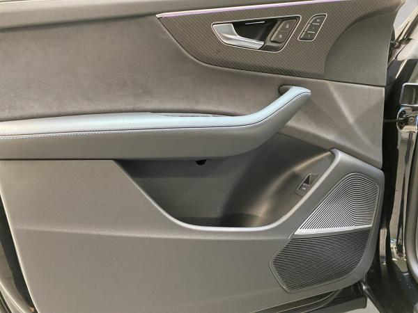 Audi RS Q8 PERFORMANCE | B&O | MATRIX ***SOFORT VERFÜGBAR!***