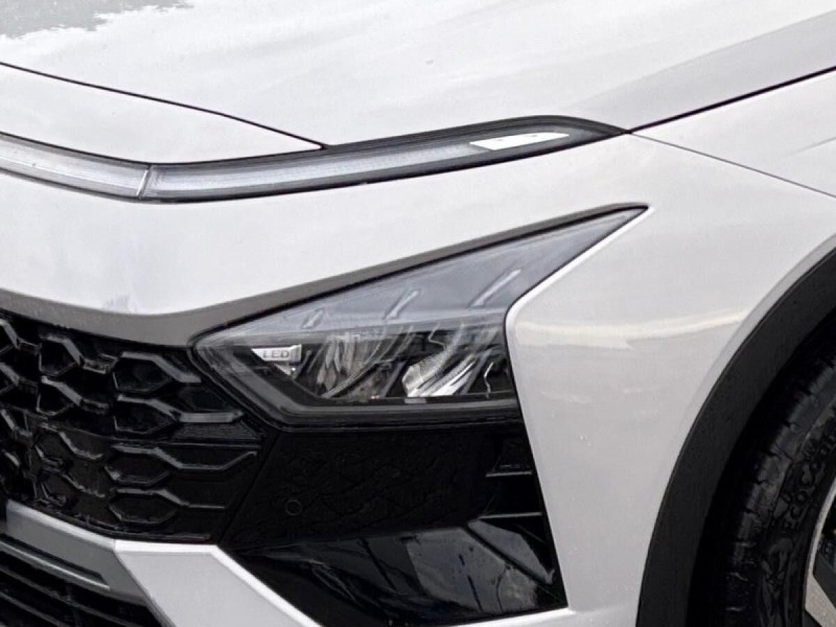 Hyundai BAYON (MY25) 1.0 T-GDI (100 PS) 6-MT 2WD Prime Dachlackierung