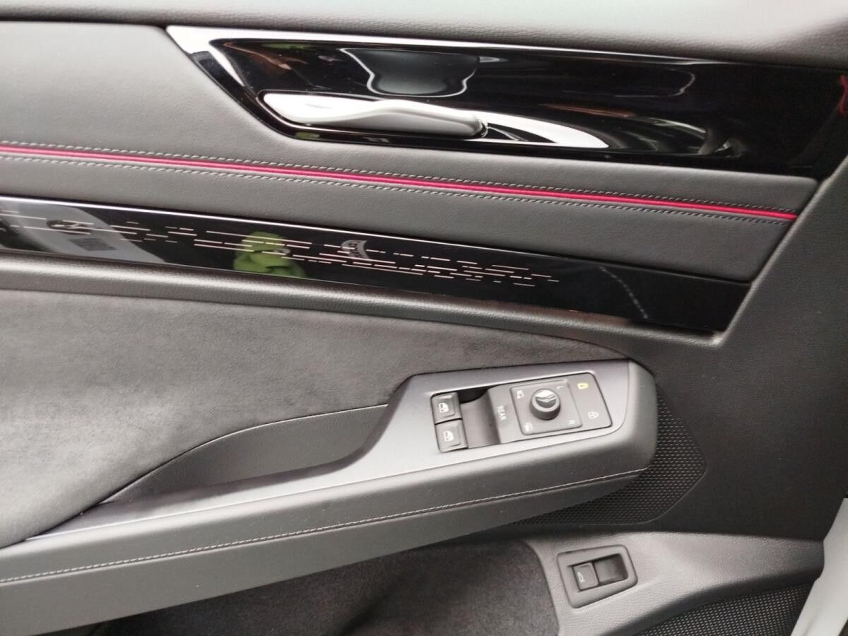 Volkswagen ID.7 Tourer GTX 4-Motion Navi IQ.Light DAB+ FrontAssist