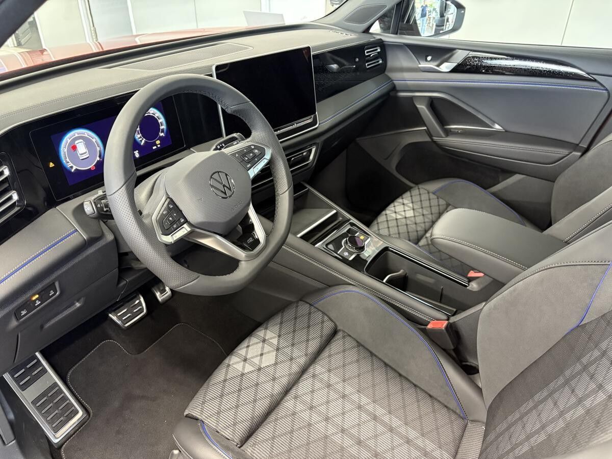 Volkswagen Tiguan R-Line 1,5 l eTSI 150 PS DSG/ AHZV/ LED-Matrix/ Pano-Dach/