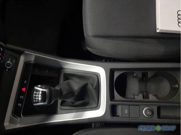 Audi Q3 35 TDI Navi LED ACC RFK SChalter