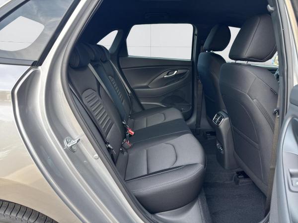 Hyundai i30 FL 5-Türer (MY25) 1.0 T-GDI (100 PS) 7-DCT 2WD Advantage