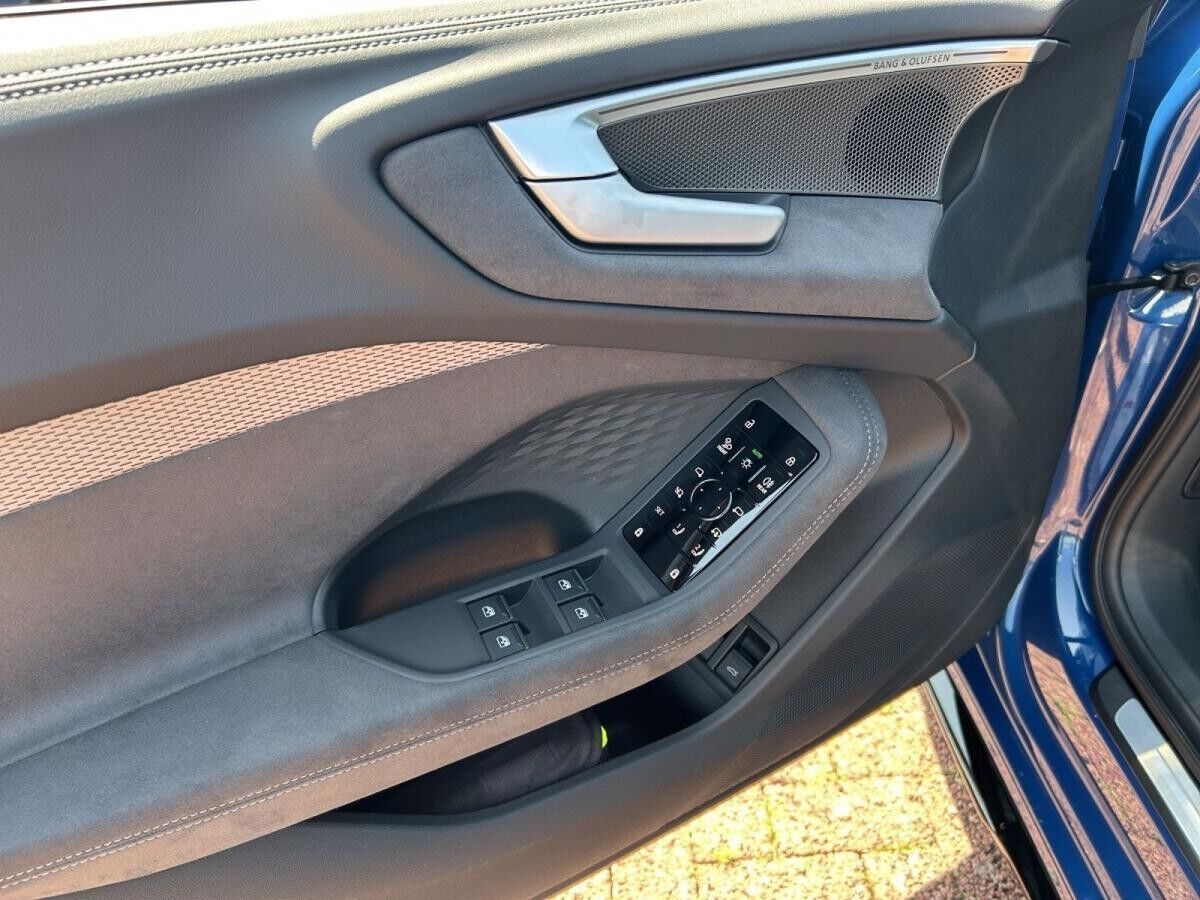 Audi A5 Avant e-hybrid QUATTRO+TECHPRO+PANO+B&O+HUD