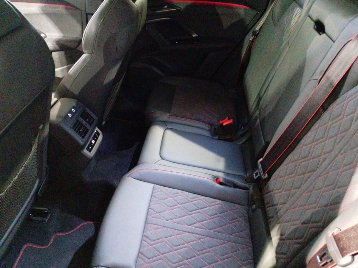 Audi Q5 Sportback edition one mit Akzenten mythosschwarz e-hybrid quattro S tronic