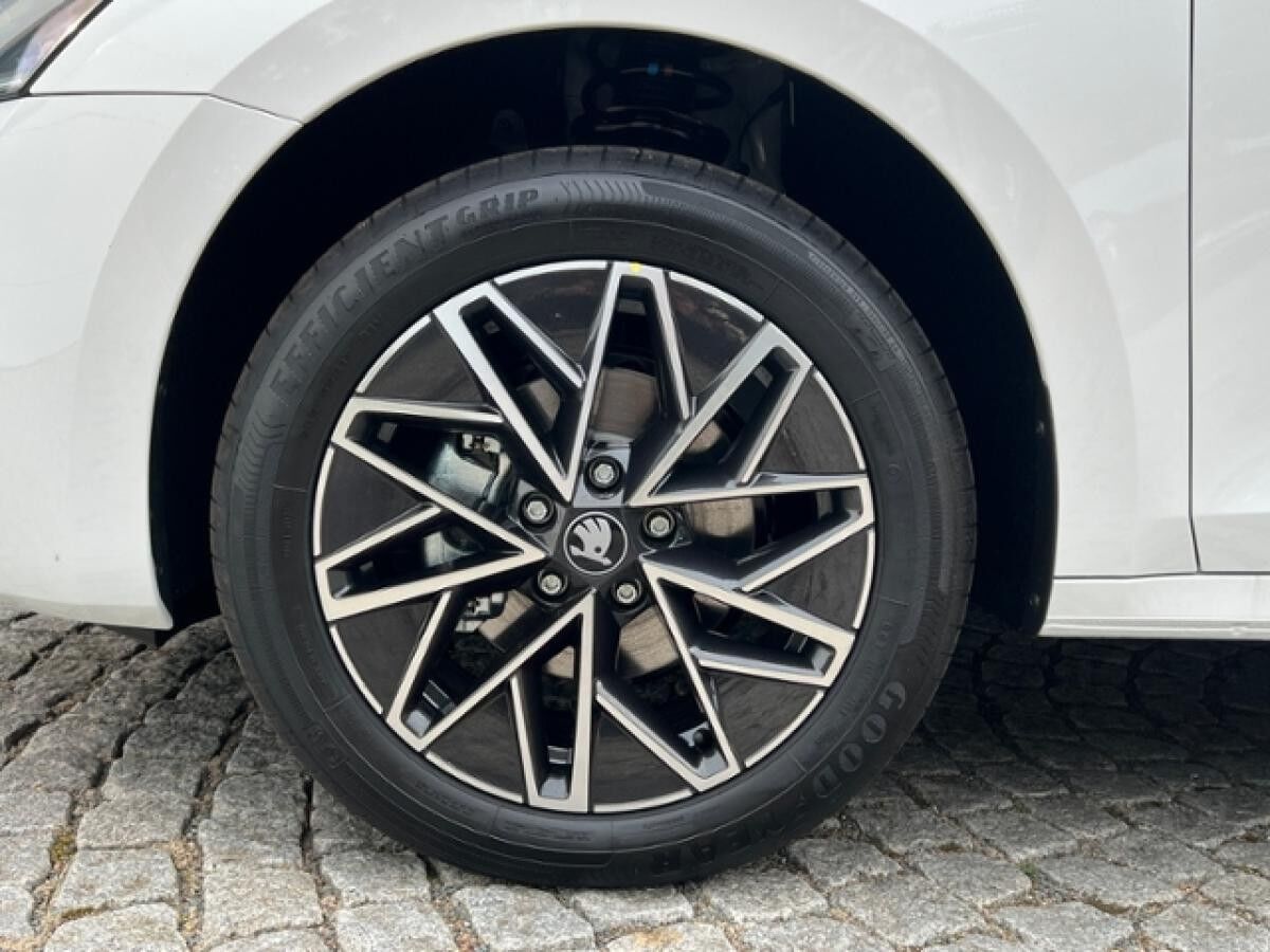 Skoda Octavia Combi TOUR 2.0 TDI DSG *AHK, Travel Assist*