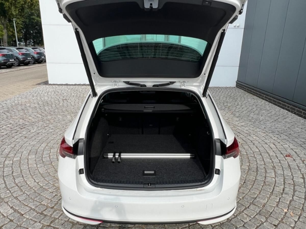 Skoda Octavia Combi TOUR 2.0 TDI DSG *AHK, Travel Assist*