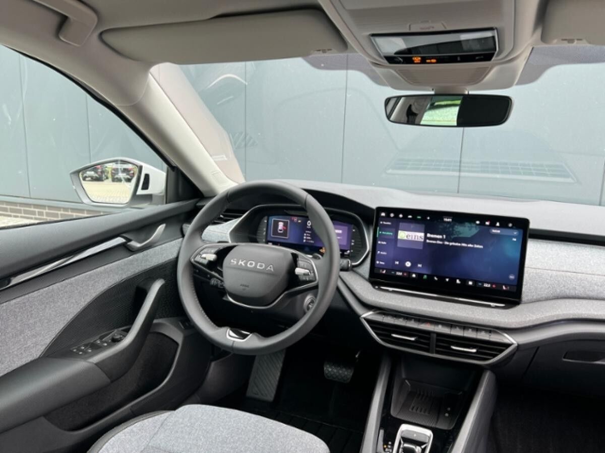 Skoda Octavia Combi TOUR 2.0 TDI DSG *AHK, Travel Assist*