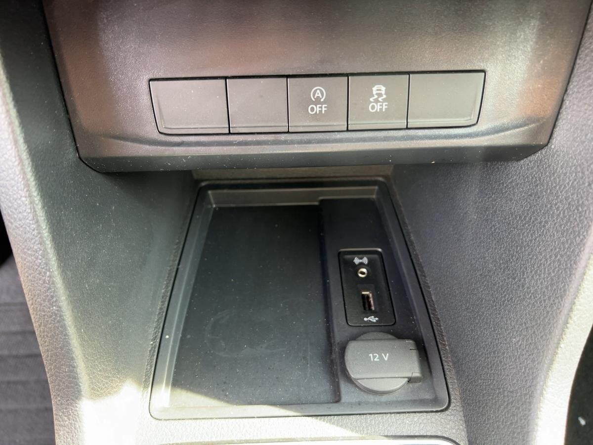 Volkswagen Caddy Cargo 2.0 TDI AHK Kamera Navi Volkswagen Caddy Cargo 2.0 TDI AHK Kamera Navi