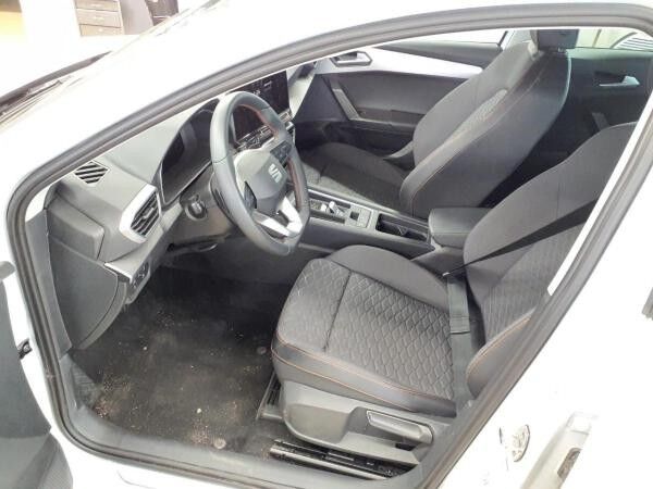 Seat Leon ST FR 1.5 eTSI DSG / Navi, Matrix, RFK, ACC