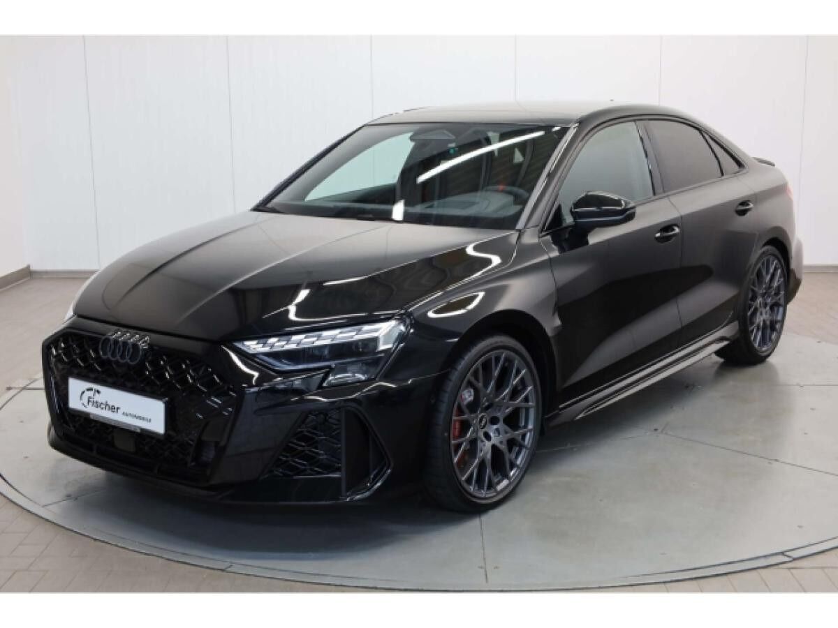 Audi RS3 Limousine TFSI quattro 280 km/h