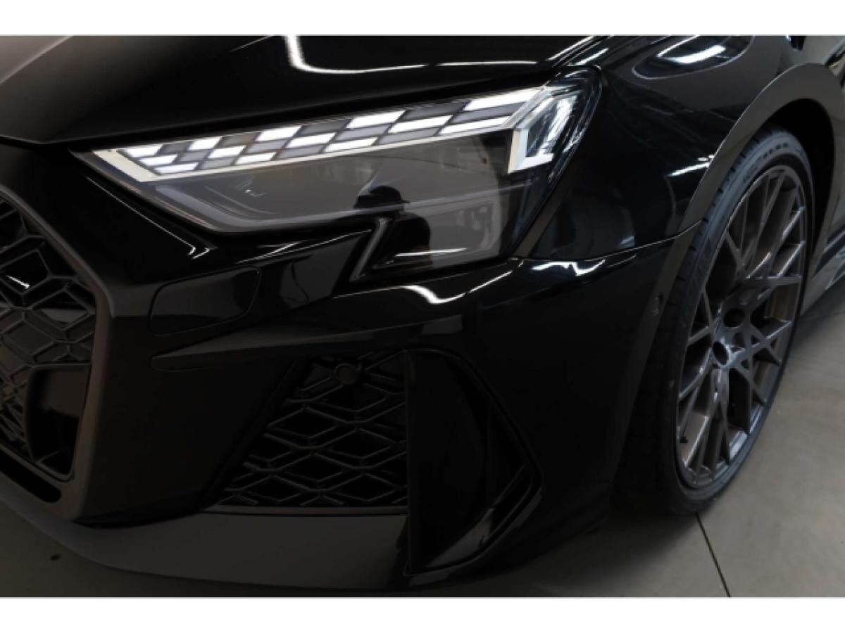 Audi RS3 Limousine TFSI quattro 280 km/h