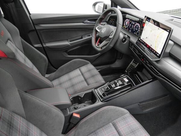 Volkswagen Golf GTI 2,0 l TSI DSG Pano,Navi Lagerwagen Anlieferung August !