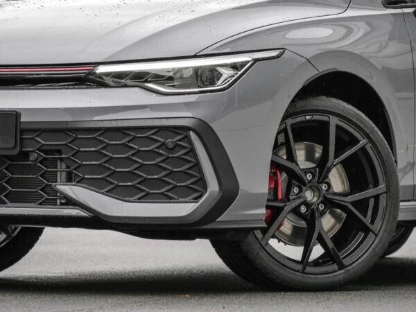 Volkswagen Golf GTI 2,0 l TSI DSG Pano,Navi Lagerwagen Anlieferung August !