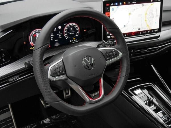 Volkswagen Golf GTI 2,0 l TSI DSG Pano,Navi Lagerwagen Anlieferung August !