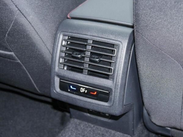 Volkswagen Golf GTI 2,0 l TSI DSG Pano,Navi Lagerwagen Anlieferung August !
