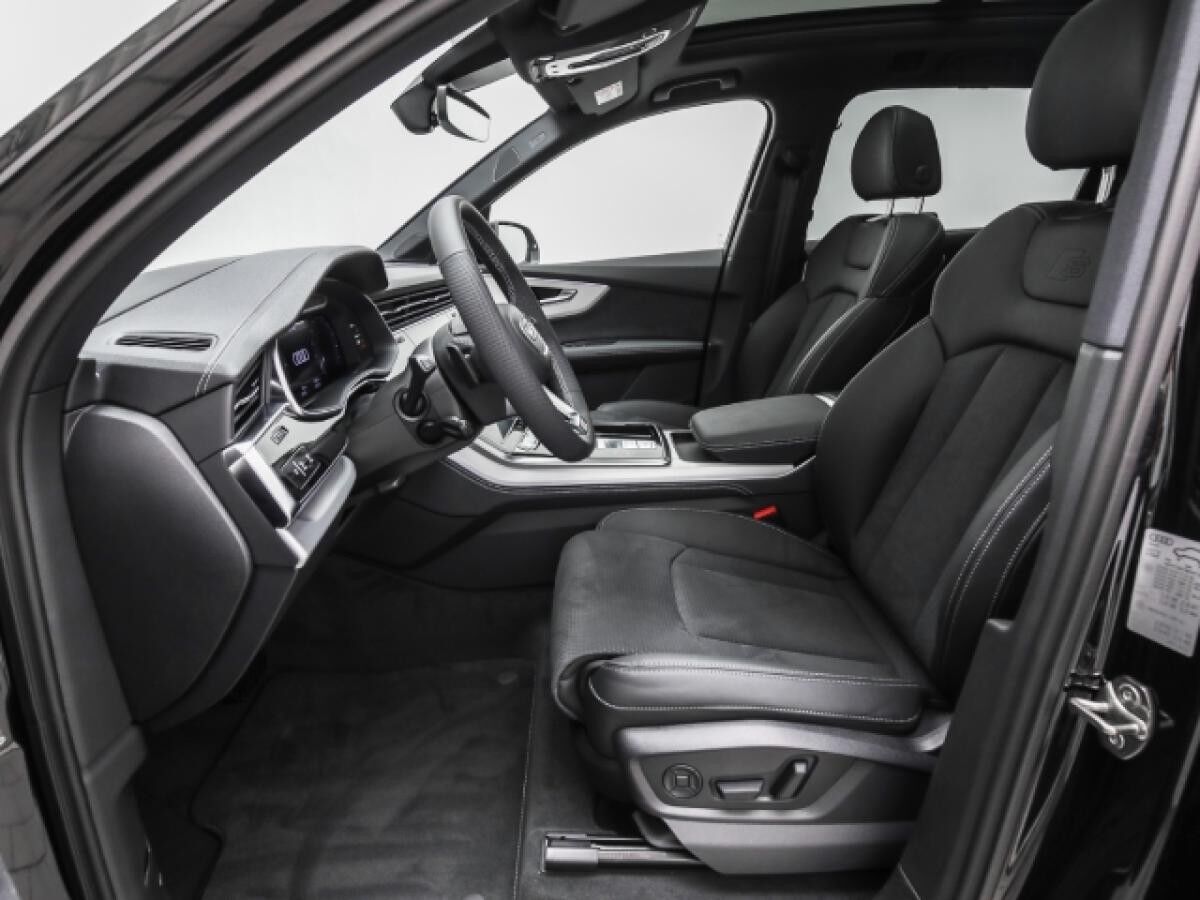 Audi Q7 55 TFSIe S line business AHK B&O Pano HUD