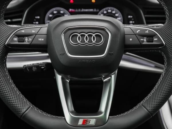 Audi Q7 55 TFSIe S line business AHK B&O Pano HUD