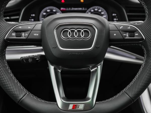 Audi Q7 55 TFSIe S line busin. AHK B&O Pano HUD