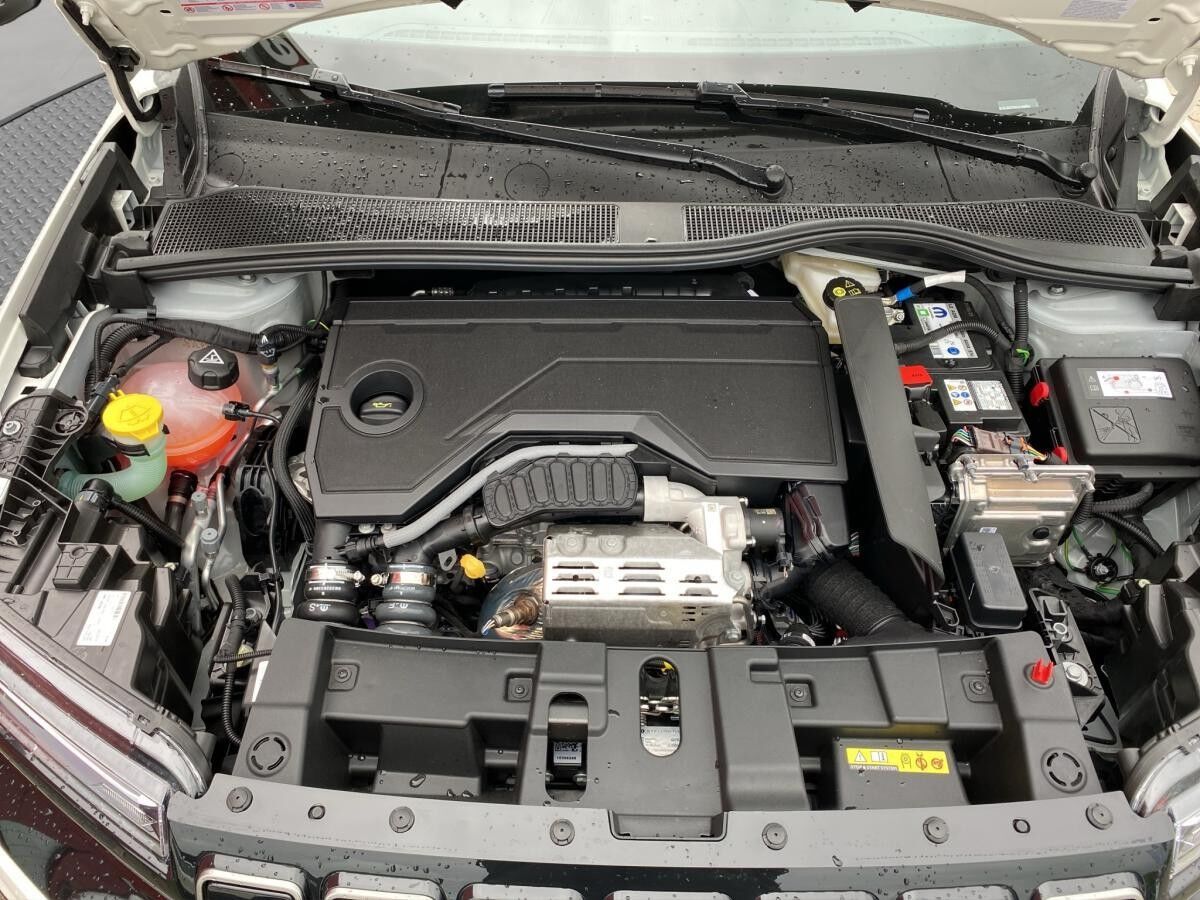 Jeep Avenger Summit MHEV Aut. Navi SHZ2 Jeep Avenger Summit MHEV Aut. Navi SHZ2