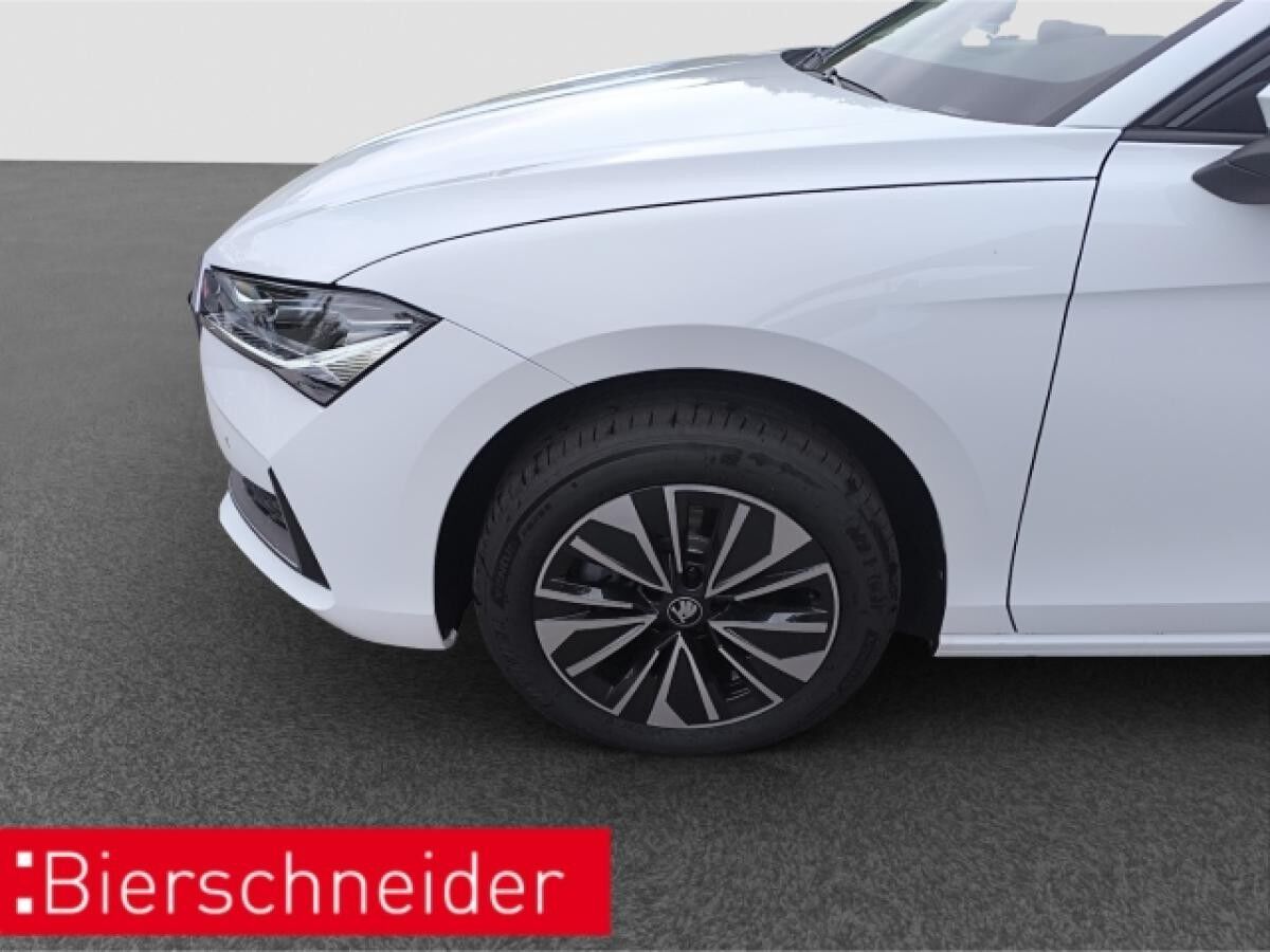 Skoda Superb Combi 2,0 TDI DSG Selection NAVI RFK LED FRONT ASSIST VZE