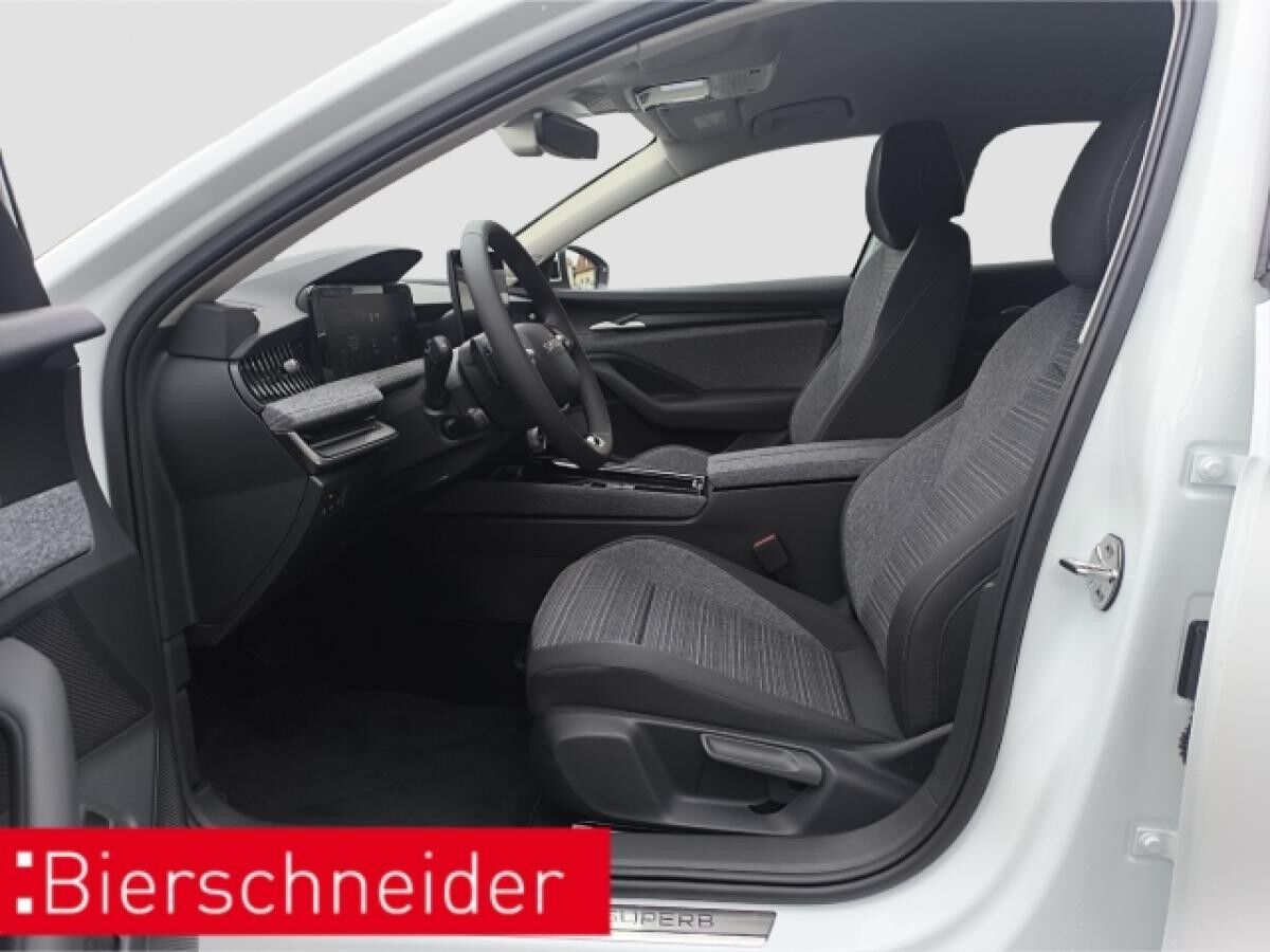 Skoda Superb Combi 2,0 TDI DSG Selection NAVI RFK LED FRONT ASSIST VZE