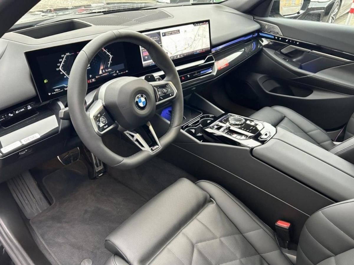 BMW 540 xDrive Touring MSportPro AHK Pano B&W DriAs (G61)