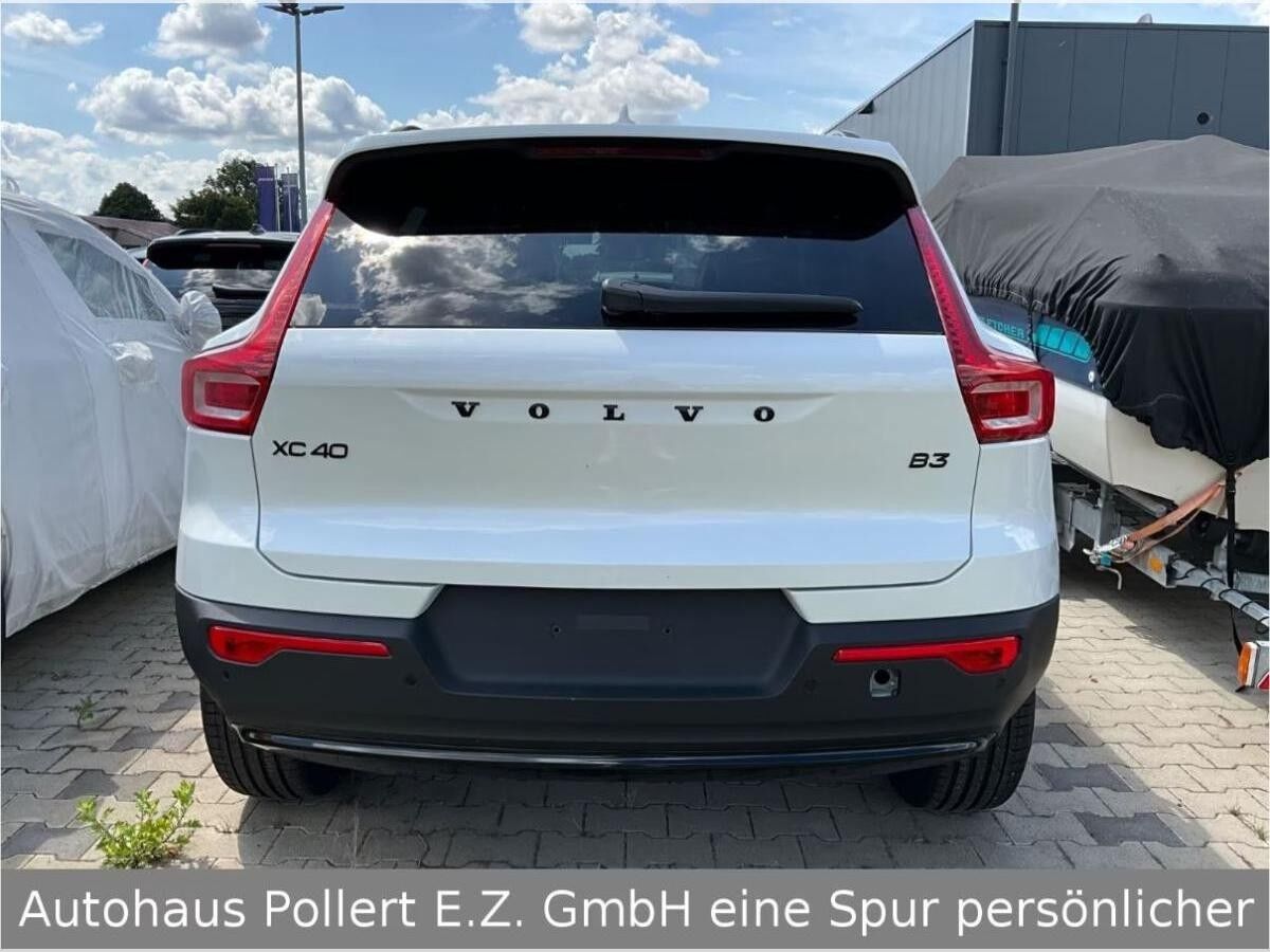 Volvo XC40 B3 Plus Black Edition *Sofort Verfügbar*