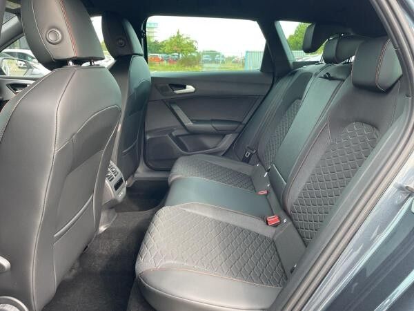 Seat Leon Sportstourer  FR BLACK EDITION 1.5 eTSI DSG