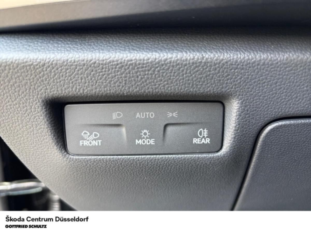 Skoda Superb Combi Selection- 1.5 TSI iV (Düsseldorf)