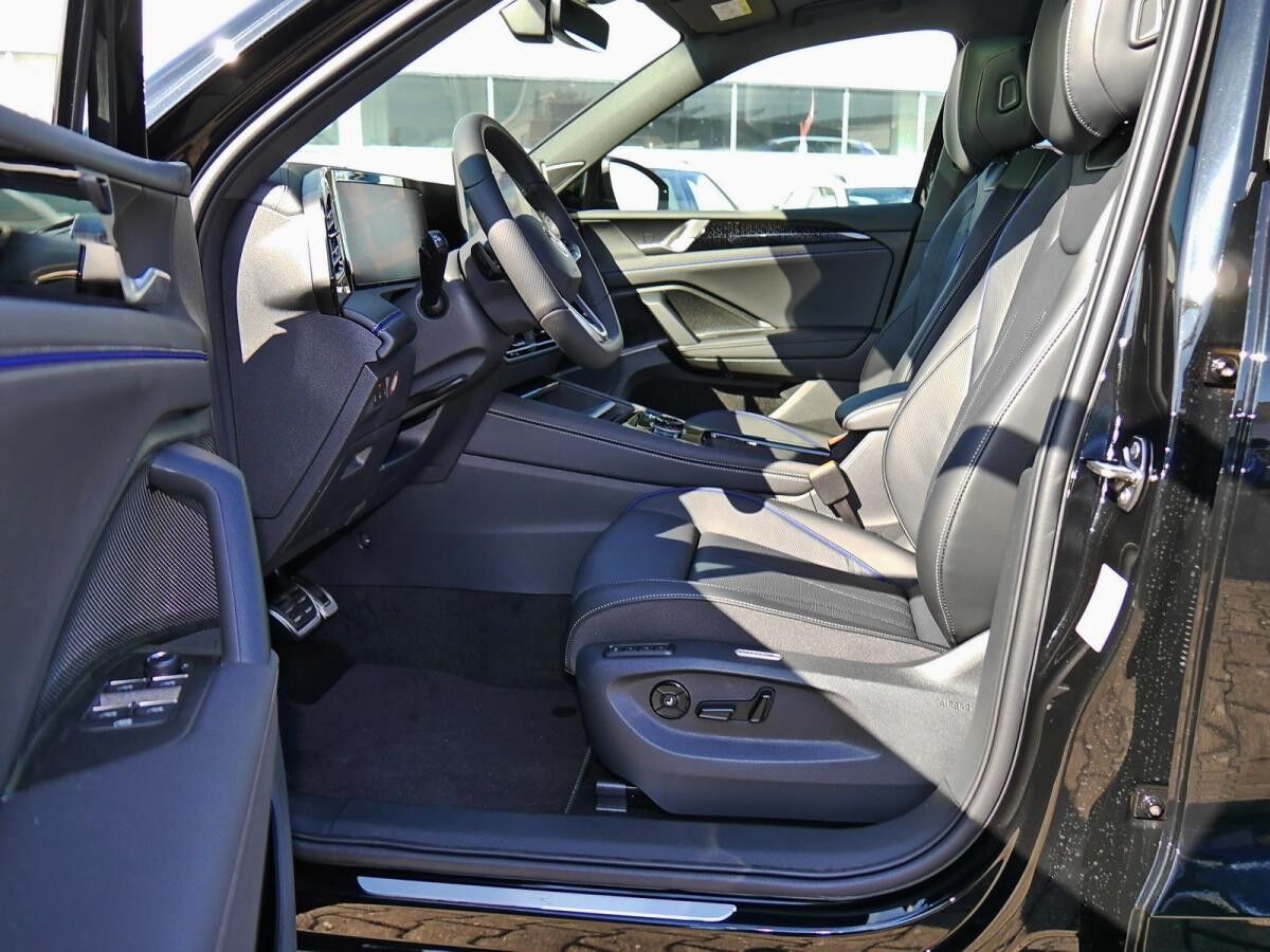 Volkswagen Tiguan R-Line 1,5 l eTSI OPF Leder AHK Pano.-Dach