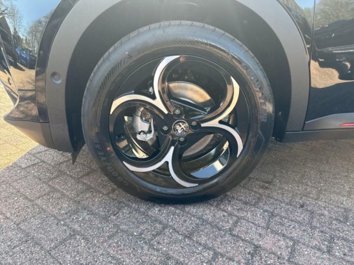 Alfa Romeo Junior Ibrida SPECIALE -Panoramadach - Technologie-Sport-Paket