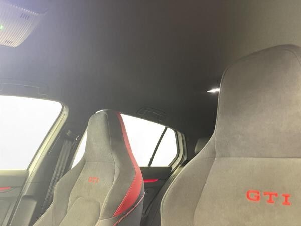 Volkswagen Golf VIII GTI Clubsport LED LM 19" Navi PDC+RFK ACC