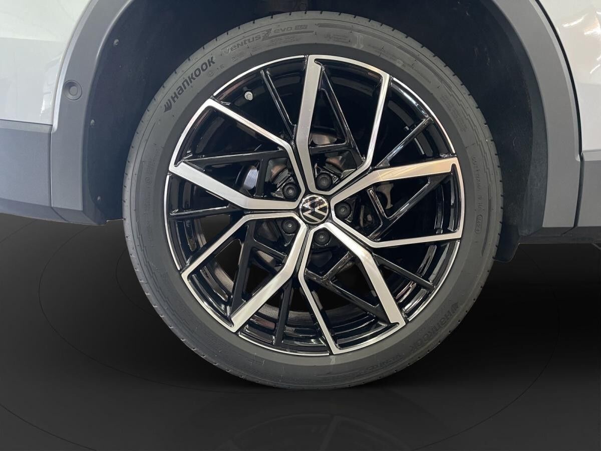 Volkswagen Tiguan 2.0 TDI 4M Elegance AHK Matrix LM 20" Navi ACC