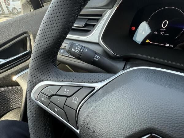 Renault Captur Techno TCE90