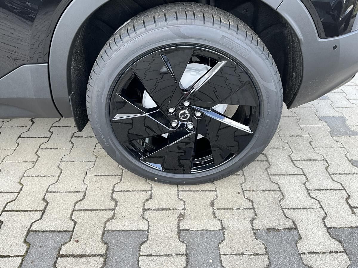 Volvo XC40 B4 Plus Black Edition *Sofort Verfügbar*