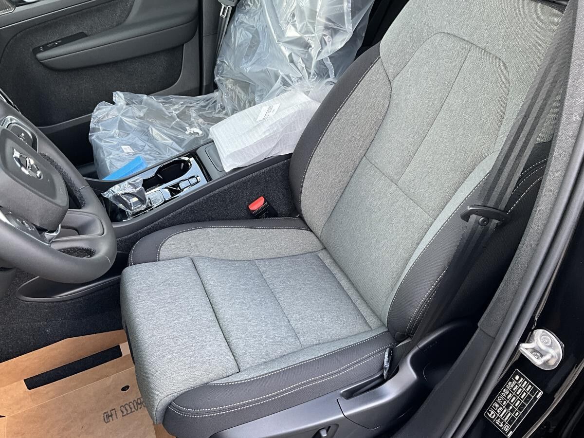 Volvo XC40 B4 Plus Black Edition *Sofort Verfügbar*