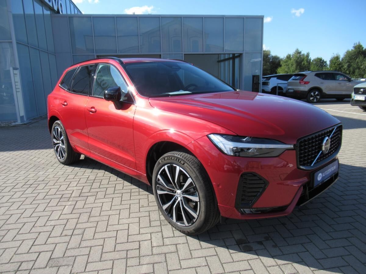 Volvo XC60 B5 AWD Plus Dark