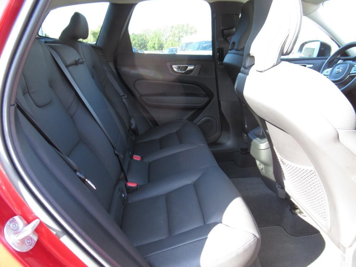 Volvo XC60 B5 AWD Plus Dark