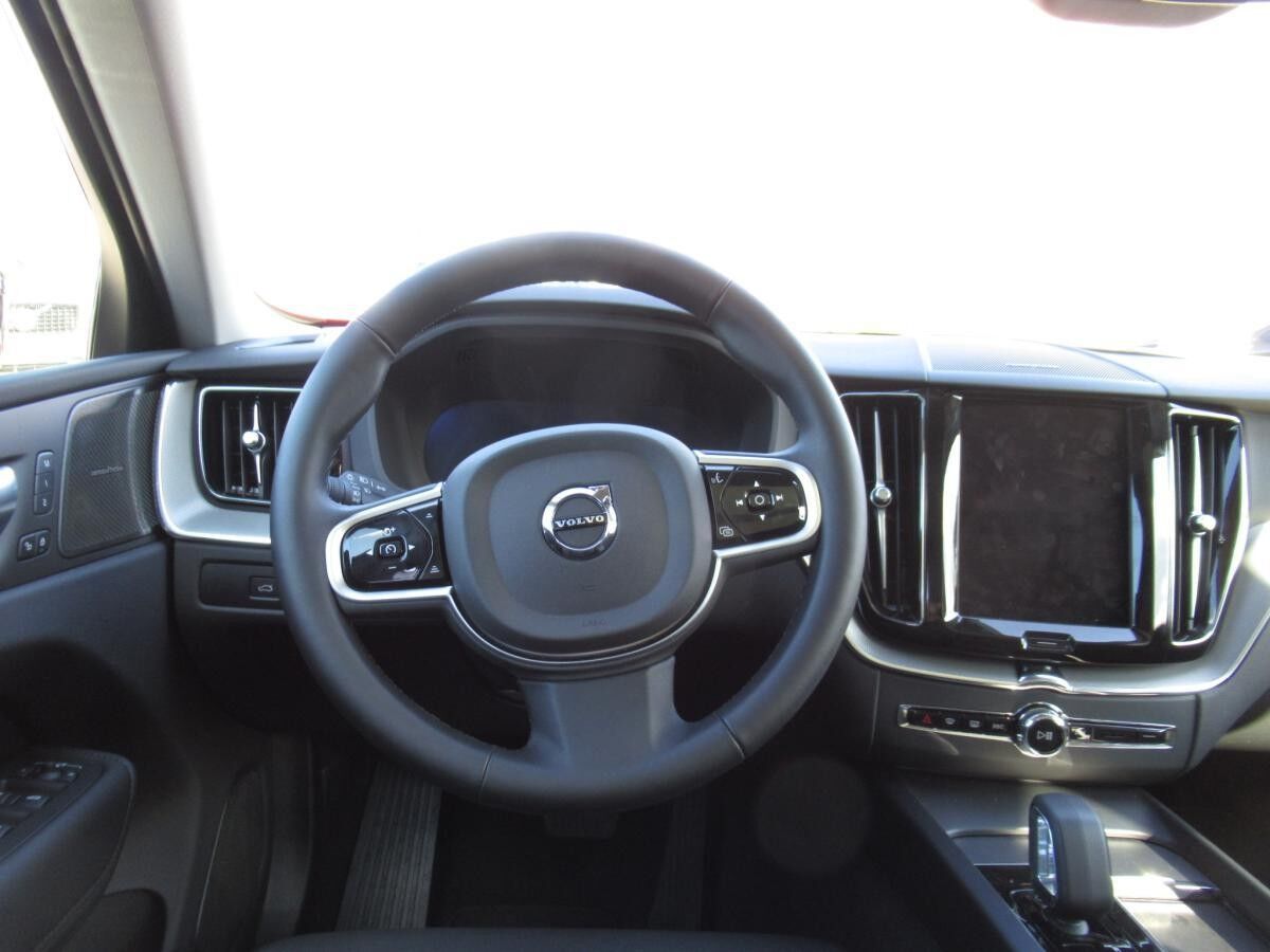 Volvo XC60 B5 AWD Plus Dark