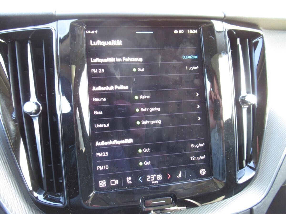 Volvo XC60 B5 AWD Plus Dark