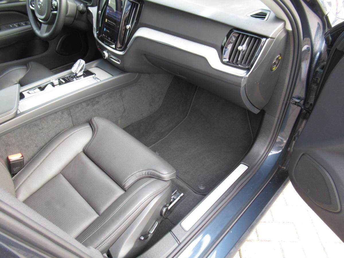 Volvo S60 B4 Plus Dark