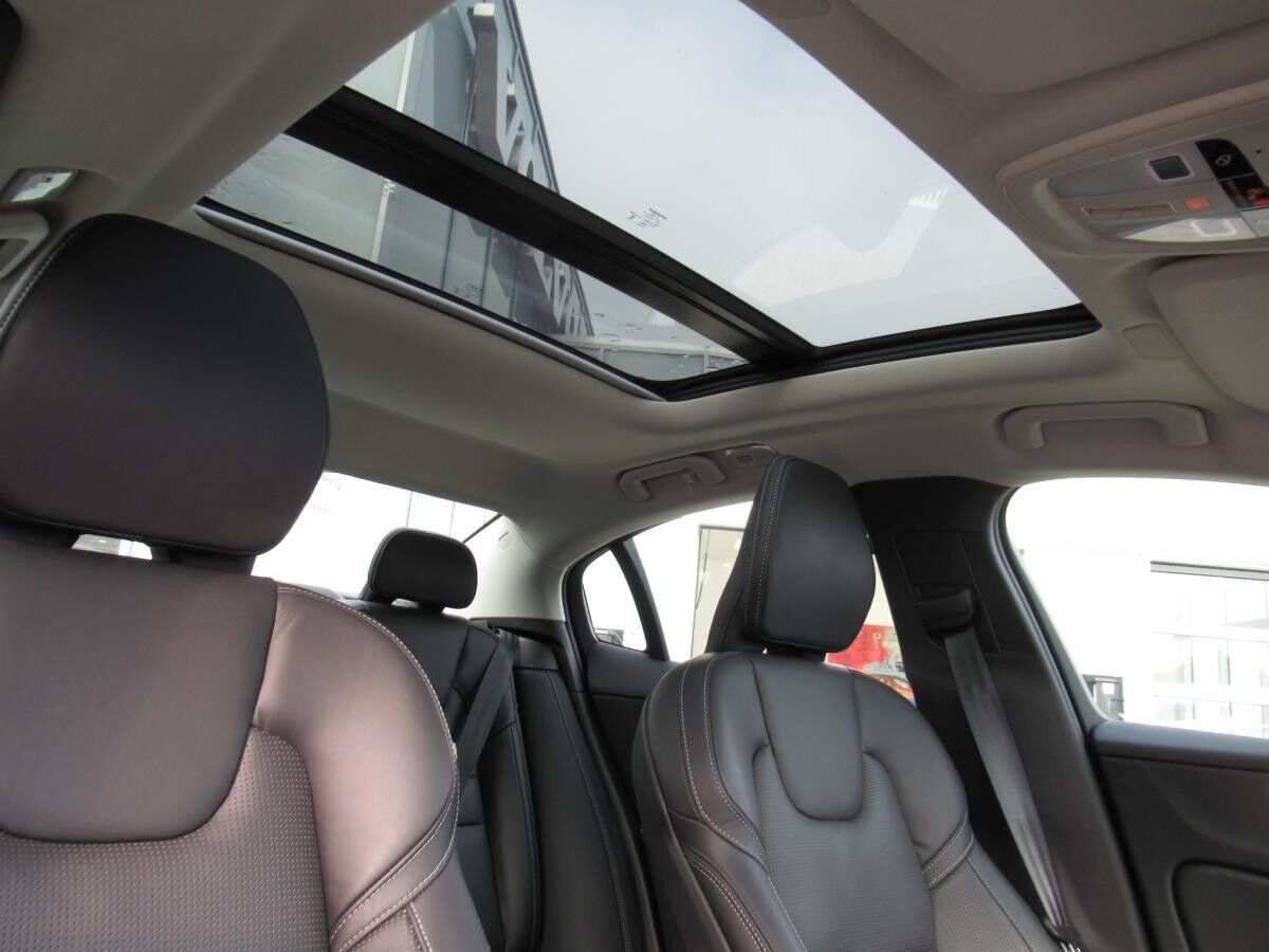 Volvo S60 B4 Plus Dark