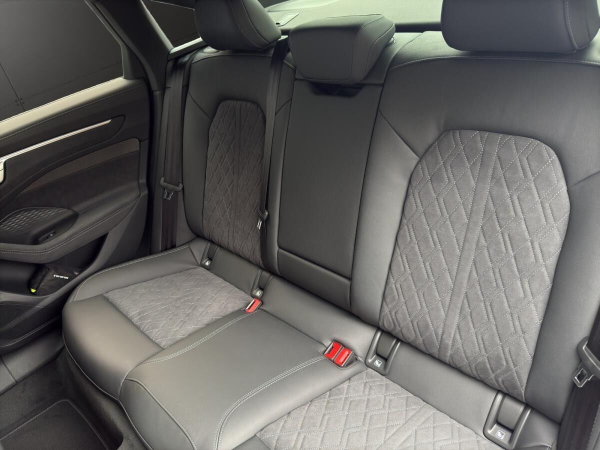 Audi A6 Limousine TDI quattro 150 kW / edition one / Tech plus /