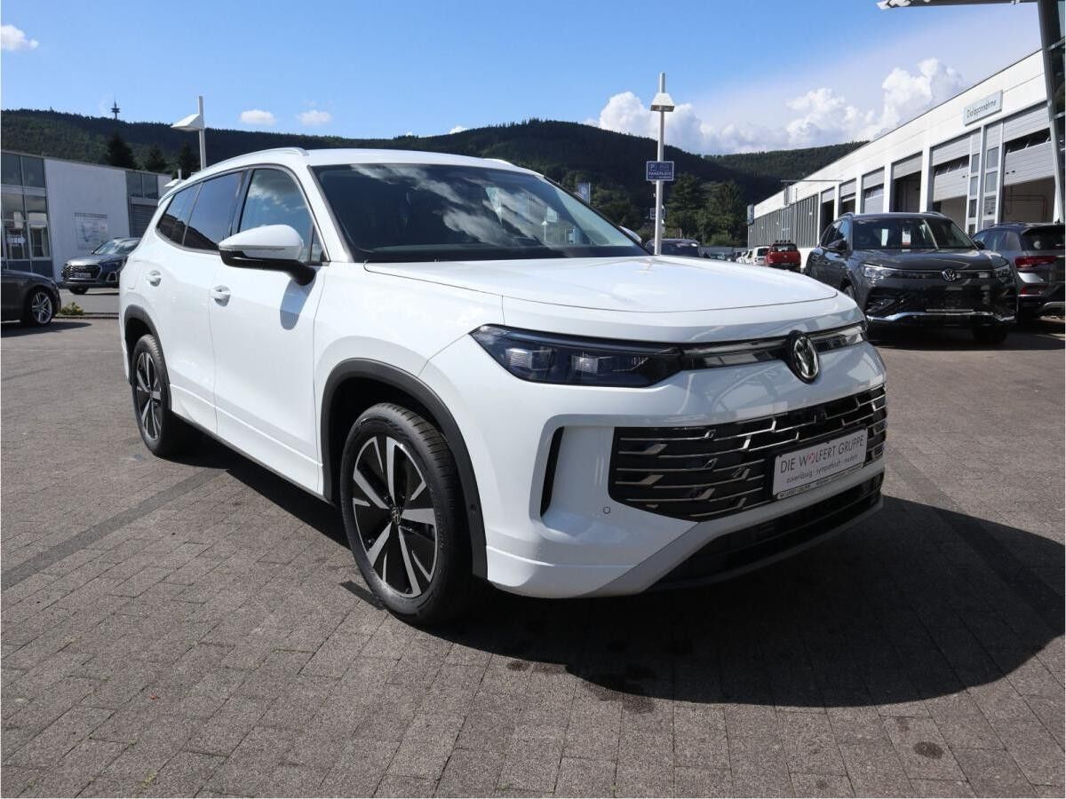 Volkswagen Tayron Elegance 1,5 l eTSI OPF (150 PS) DSG*AHK*WINTERRÄDER*7-SITZER*NAVI* Volkswagen Tayron Elegance 1,5 l eTSI OPF (150 PS) DSG*AHK*WINTERRÄDER*7-SITZER*NAVI*