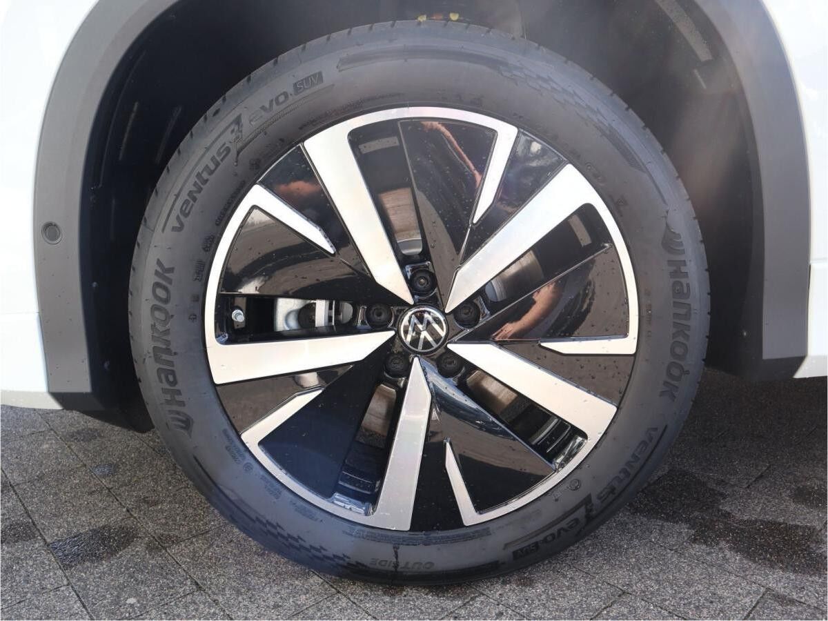 Volkswagen Tayron Elegance 1,5 l eTSI OPF (150 PS) DSG*AHK*WINTERRÄDER*7-SITZER*NAVI* Volkswagen Tayron Elegance 1,5 l eTSI OPF (150 PS) DSG*AHK*WINTERRÄDER*7-SITZER*NAVI*