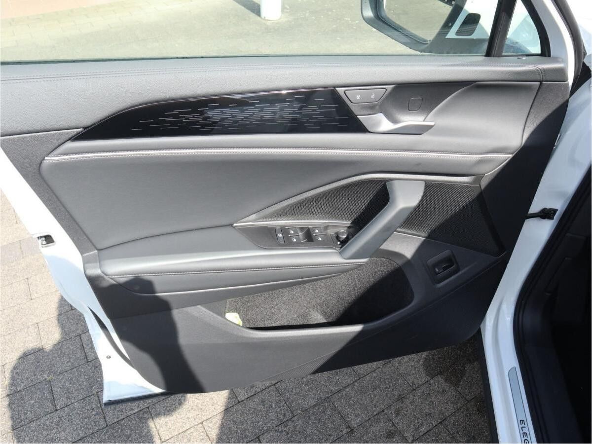 Volkswagen Tayron Elegance 1,5 l eTSI OPF (150 PS) DSG*AHK*WINTERRÄDER*7-SITZER*NAVI* Volkswagen Tayron Elegance 1,5 l eTSI OPF (150 PS) DSG*AHK*WINTERRÄDER*7-SITZER*NAVI*