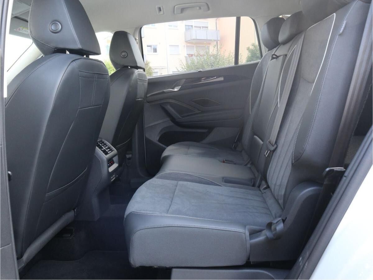 Volkswagen Tayron Elegance 1,5 l eTSI OPF (150 PS) DSG*AHK*WINTERRÄDER*7-SITZER*NAVI* Volkswagen Tayron Elegance 1,5 l eTSI OPF (150 PS) DSG*AHK*WINTERRÄDER*7-SITZER*NAVI*