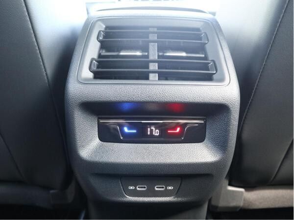 Volkswagen Tayron Elegance 1,5 l eTSI OPF (150 PS) DSG*AHK*WINTERRÄDER*7-SITZER*NAVI*