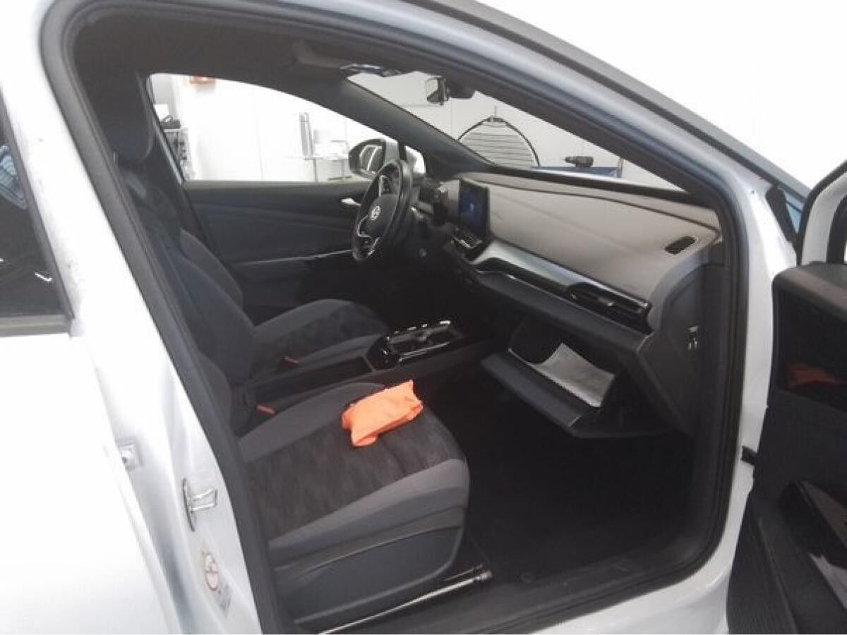Volkswagen ID.4 Pure Performance 125 kW - Matrix-LED ACC Navi Wärmepumpe DAB+ LM Einparkhilfe v+h App-Connect